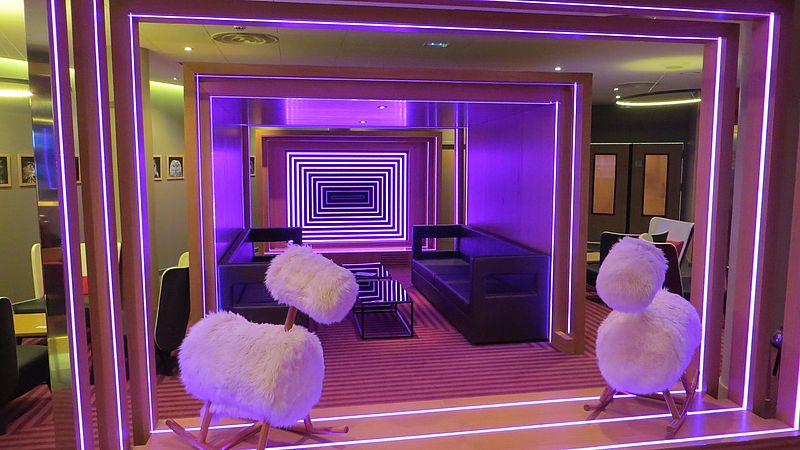 Der Club Méditerranée Val Thorens Sensations bietet mit guter Live-Musik und hoteleigenen Bars perfekte Möglichkeiten um den Tag auf der Piste ausklingen zu lassen.