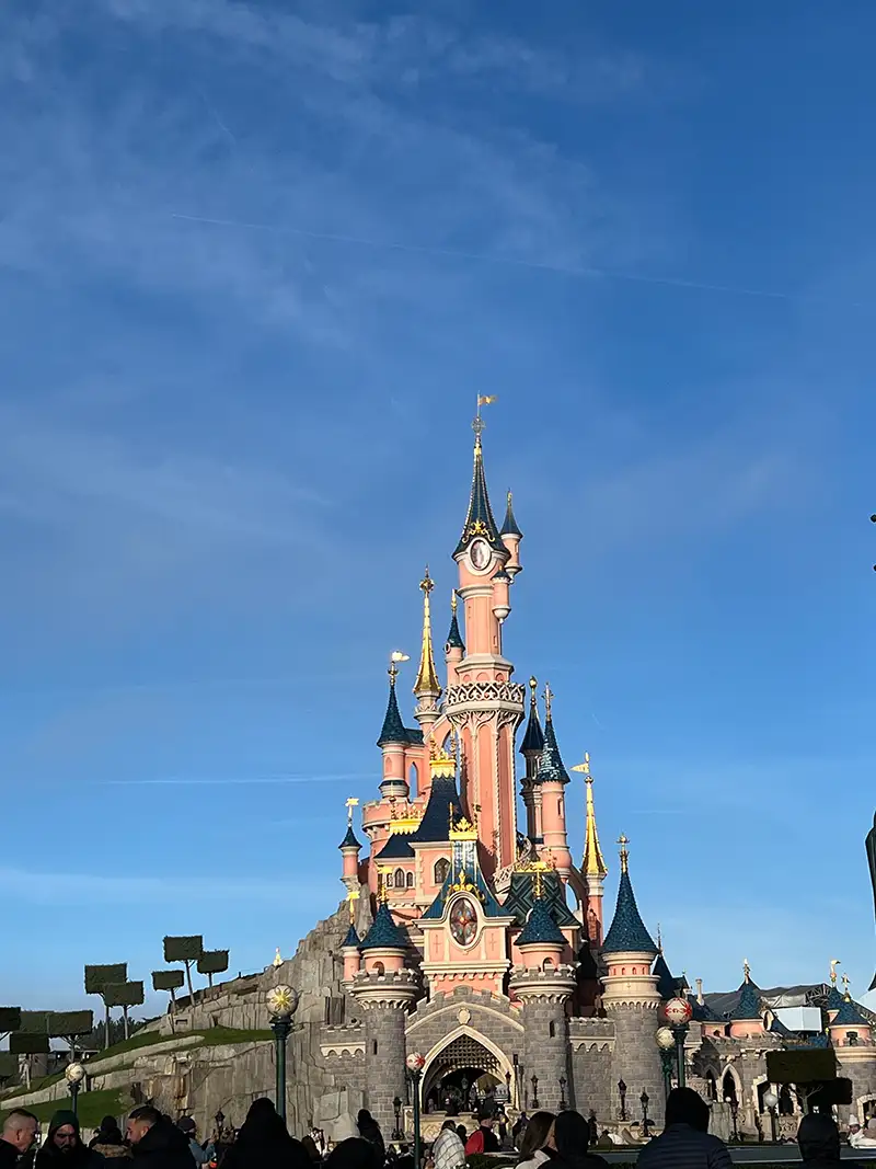 Reisebericht Paris: Das Märchenschloss im Disneyland Paris als Tagesausflug