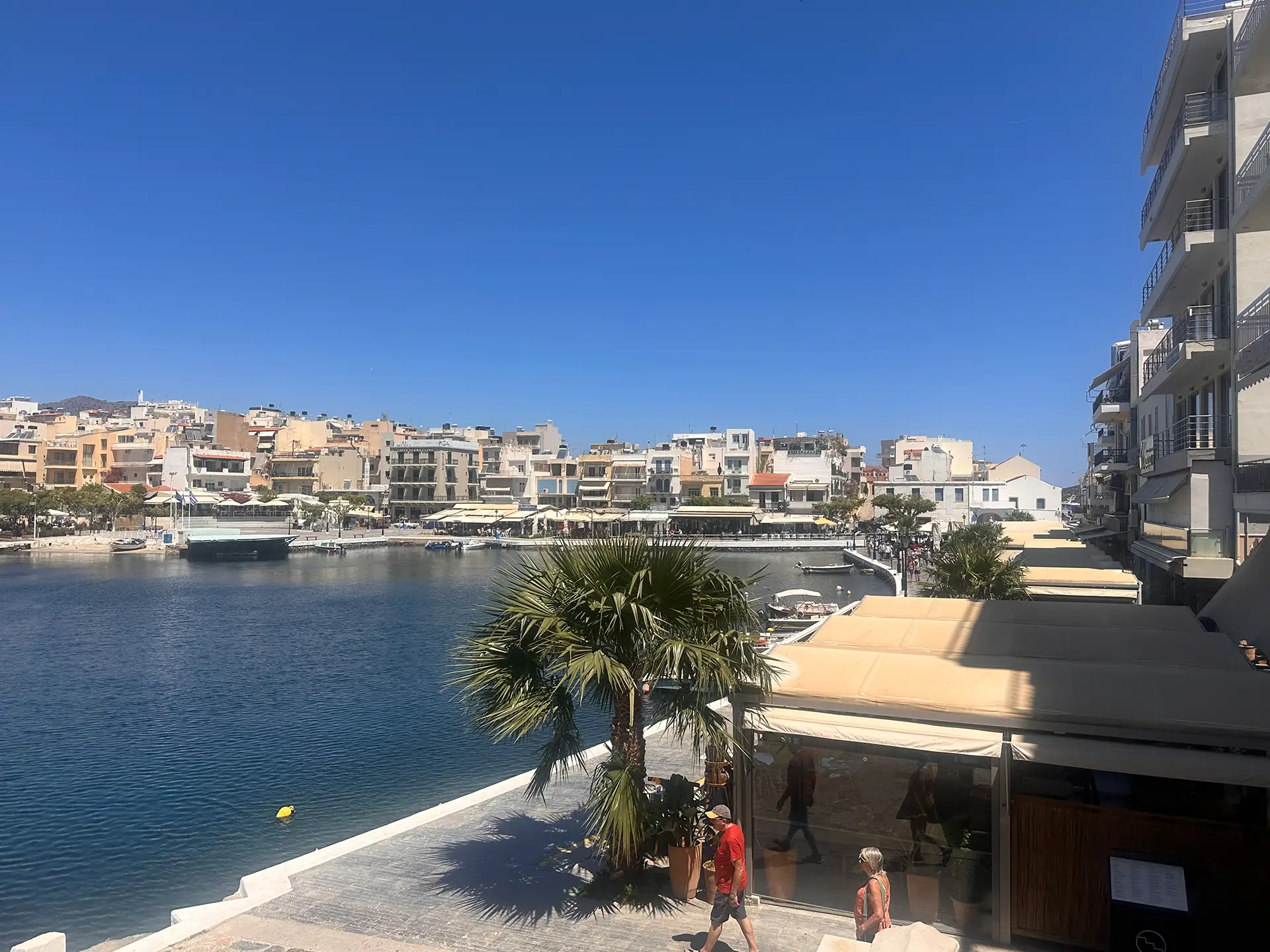 Reisebericht Palmenstrand Vai Kreta mit Hafenblick in Agios Nikolaos auf Kreta